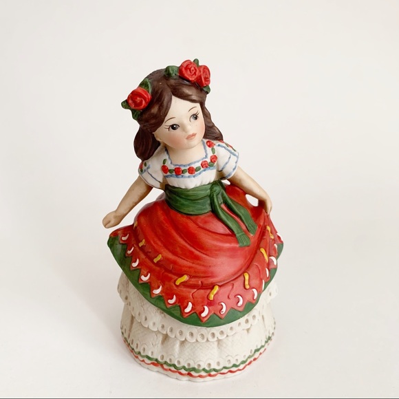 Vtg 1992 Enesco Belles Porcelain Figurine Set of 4 - Picture 3 of 16